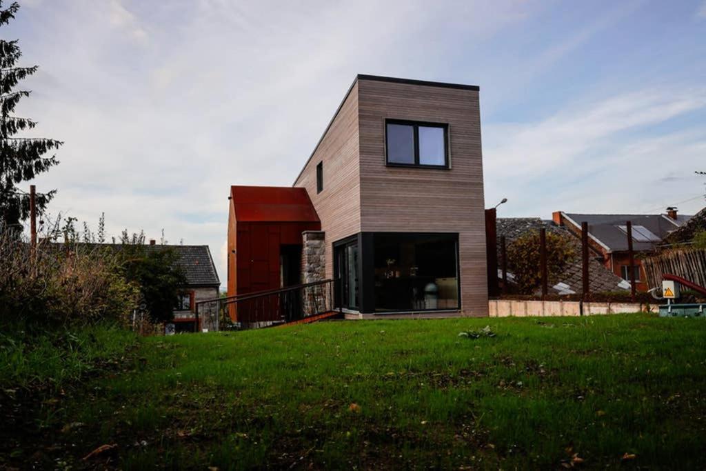 Amazon Corten Marche-en-Famenne Esterno foto