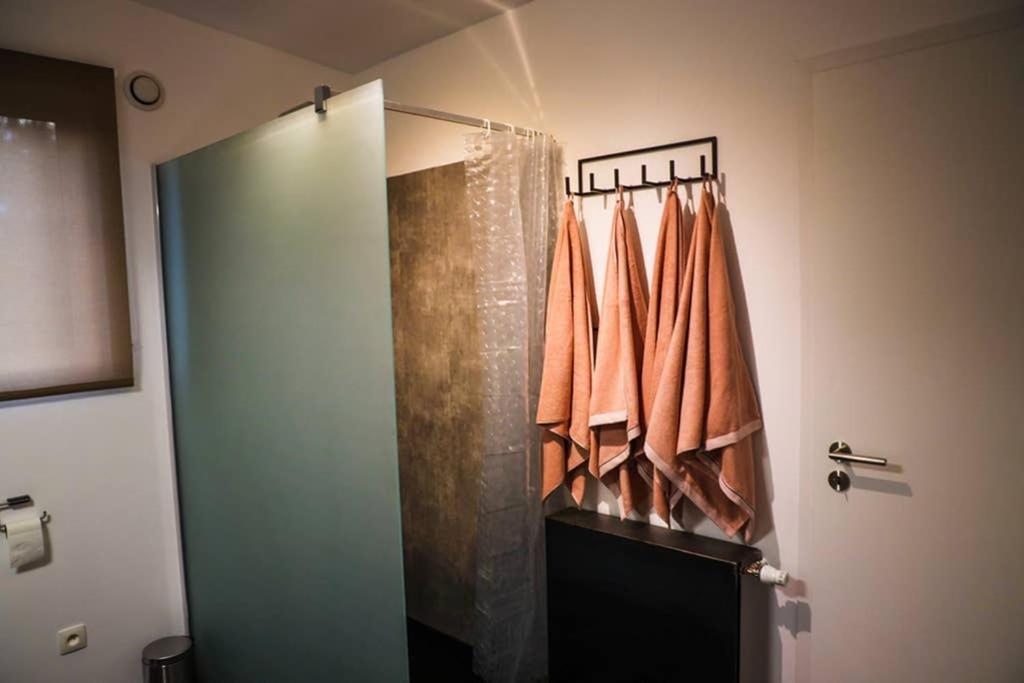 Amazon Corten Marche-en-Famenne Esterno foto
