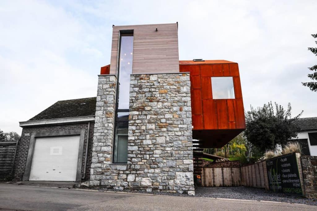 Amazon Corten Marche-en-Famenne Esterno foto